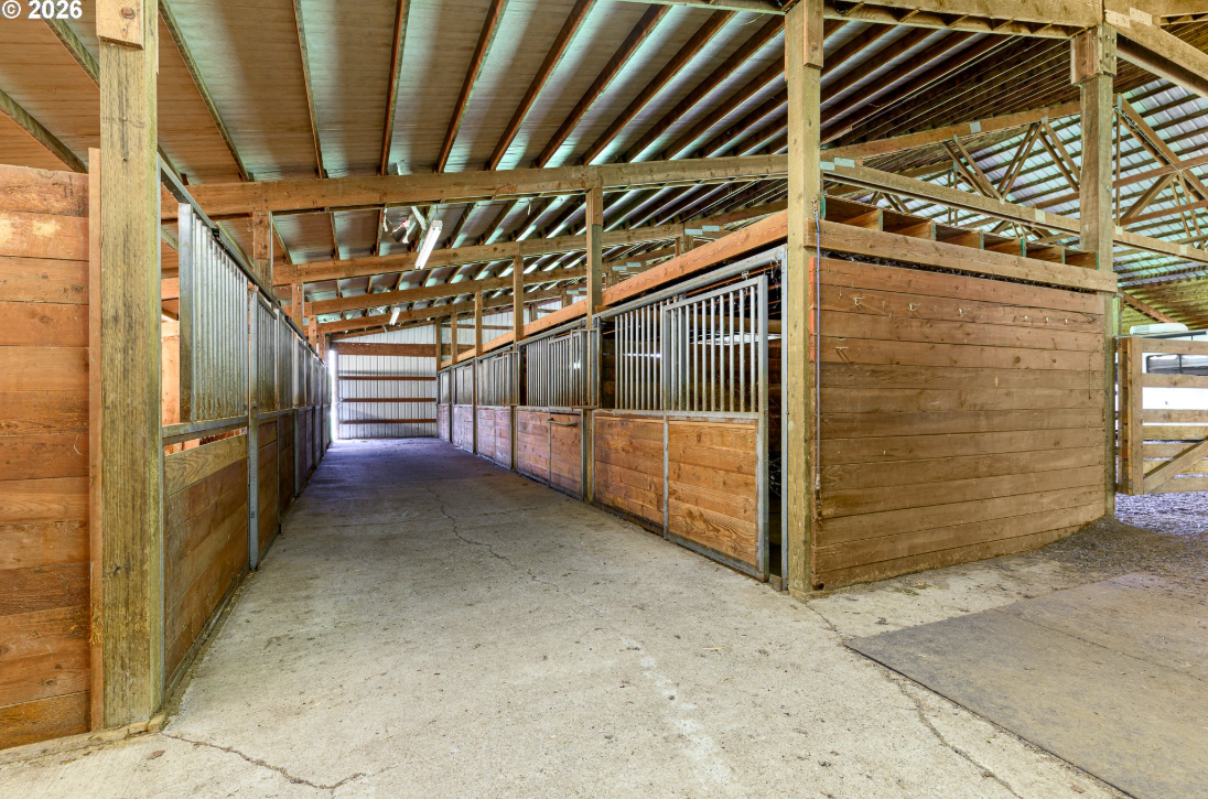 Amazing Farmhouse & Equestrian Property